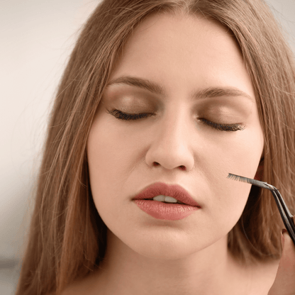 Extension de cils | Adhésif™ - L'essentielle