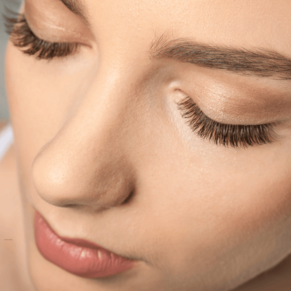 Extension de cils | Adhésif™ - L'essentielle