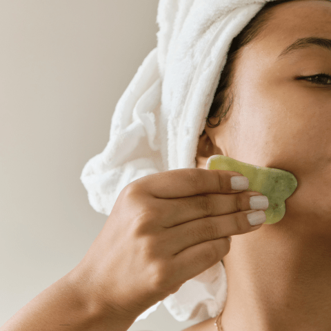 Gua Sha Visage | Grattage en Jade™ - L'essentielle