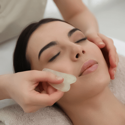 Gua Sha Visage | Massage Forme Cœur Vert™ - L'essentielle