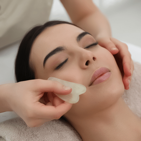Gua Sha Visage | Massage Forme Cœur Vert™ - L'essentielle