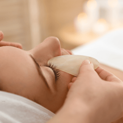 Gua Sha Visage | Massage Forme Cœur Vert™ - L'essentielle