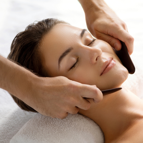 pierre gua sha noire menton coeur